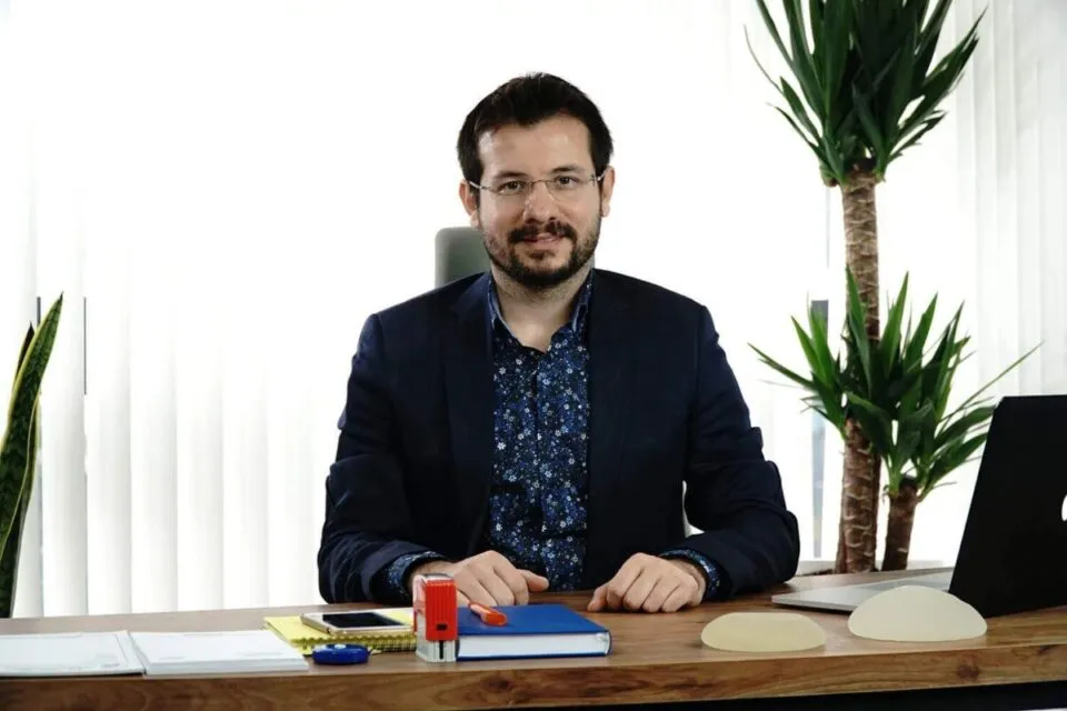 Op. Dr. Candan Mezili